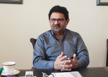 Live news updates: Pakistan’s finance minister announces resignation amid economic crisis