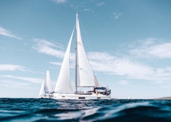 10 Reasons to Do a Sailing Vacation