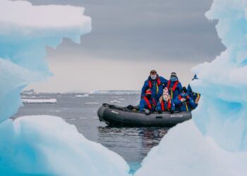 Arriving In Antarctica And The Antarctic Circle – Hand Luggage Only